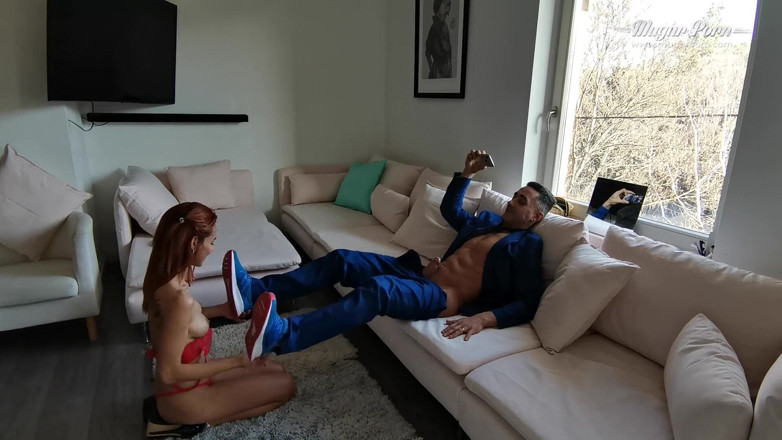 Mugur's World: Baise coquine sur un lit avec Veronica Leal et MugurPorn