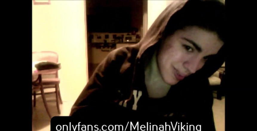Melinah Viking: În culise - Hoodie Shoot