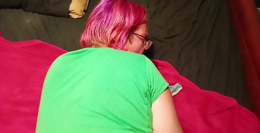 FluffyBeeChan: Ho solo la fine di dar piacere. Pov video gola...