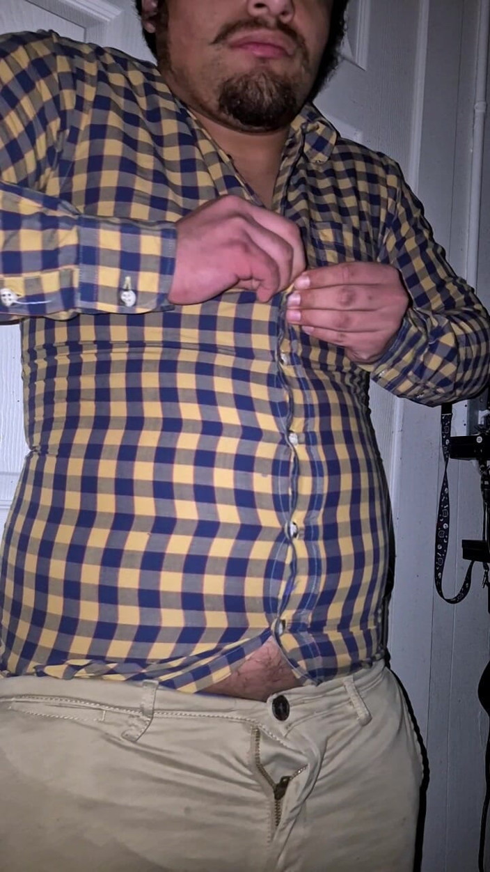 NakyJoss: Estourando meu botão na minha barriga