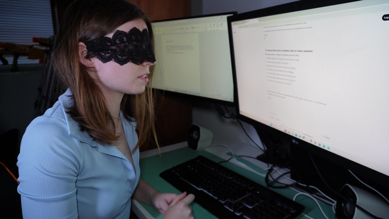 Polly Rocket: Polly Secretary Punished for a Mistake at Work