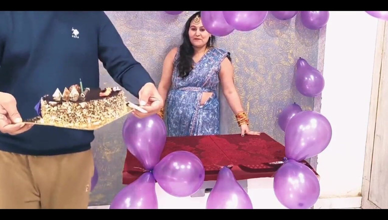 Pujaprem indian: Festa di capodanno con rosser fero torta al cioccolato che...