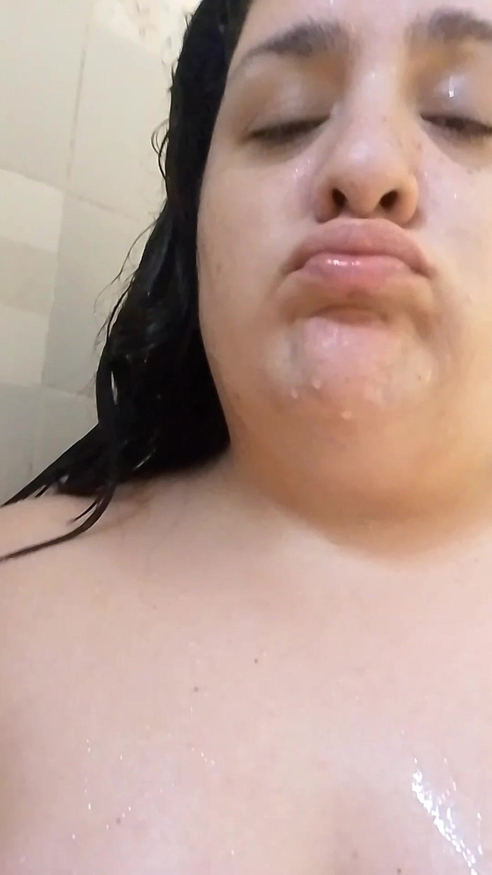 Angie-008: Papa donne-moi ta chaleur