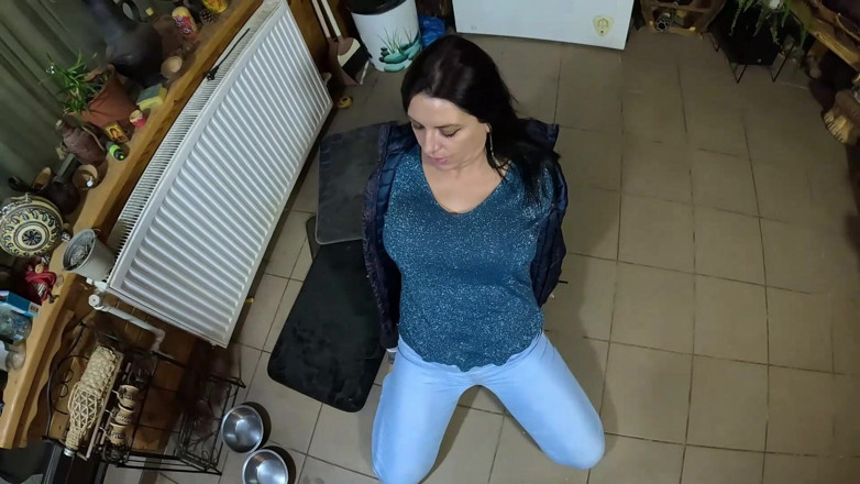 MilfyCalla: Cameltoe MILF Twerks En Jeans - Mamada Y Semen Por Todo...