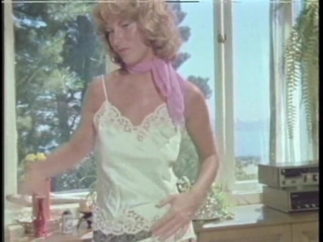 Monster Cocks: L'incroyable énorme bite de John Holmes baise une blonde sexy