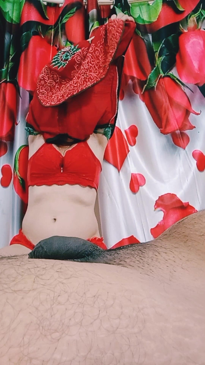 Bolly Karma: Esposa puta brincando com seu parceiro