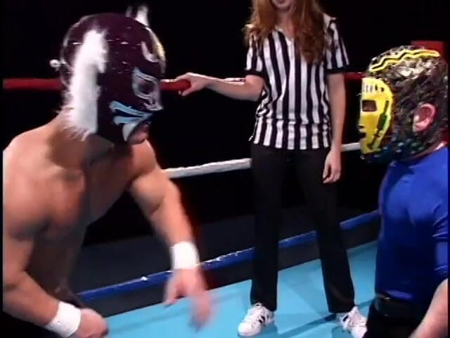 Sex Karma: Wrestler nana viene scopato e cavalcato dalla ragazza mora