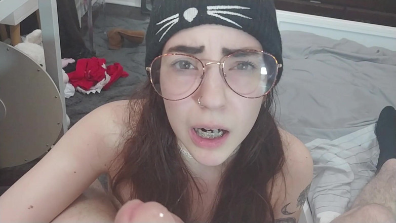 lilredvelvettt: Ateşli inek büyük yarağa tapıyor