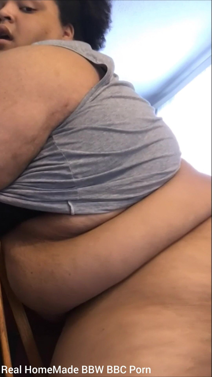 Super sexy ebony cuties: Soyunma masamı sikerken sert boşalıyorum