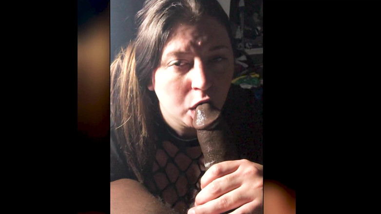 TrotzillaTheGod: 火辣胖美女吮吸黑人鸡巴