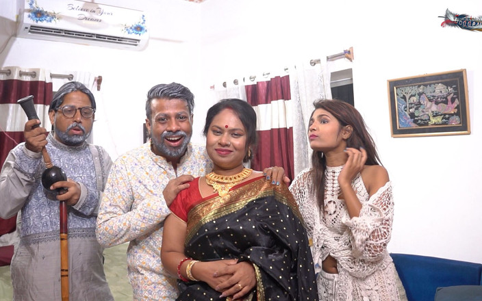 Desi Bold Movies: Sasurji e o amigo de Sasurji fodem com dois ombros...