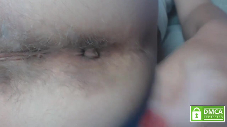 Risky Hairy Couple: 23 minutos de coño enorme y dedos en el culo