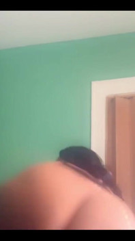 Kdo si myslí, že mám sex nebo ne v tomto videu?