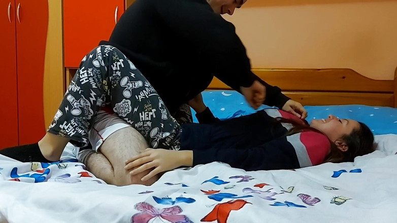 Alex and Luiza: Pasangan kampus asli ngentot penuh gairah pulang kelas