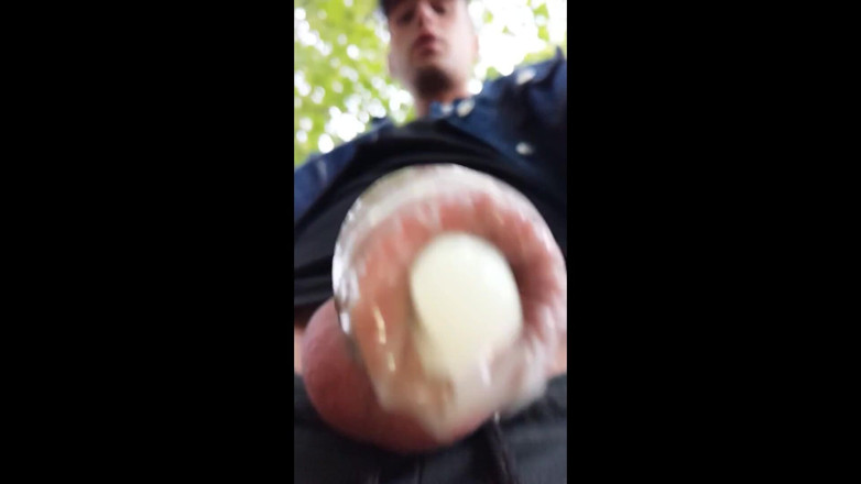 Idmir Sugary: Junge geht nach dem fick im freien mit sperma gefülltem...