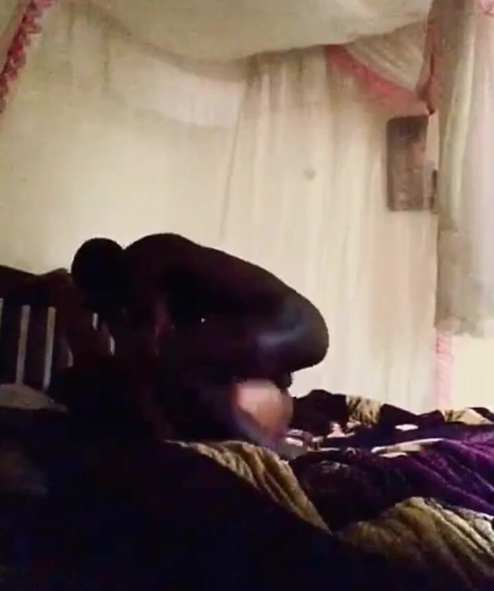 Dzaddy long strokes: Ig kont zwarte milf diep in keel en berijdende kloppende...