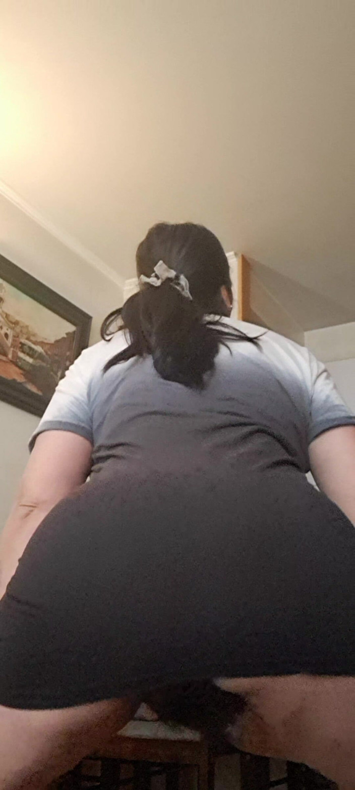 Mommy big hairy pussy: Er verführt mich und will den heißen reifen MILf-körper sehen
