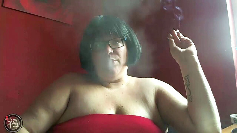 Bbw Lucky: Grandota disfruta fumando
