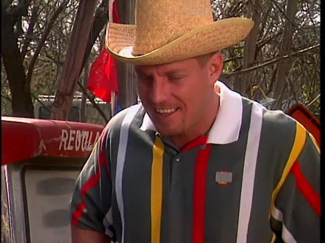 Cumming Soon: Kovboy dungaree benzin istasyonunda zengin bir adamın seksi karısını harika...