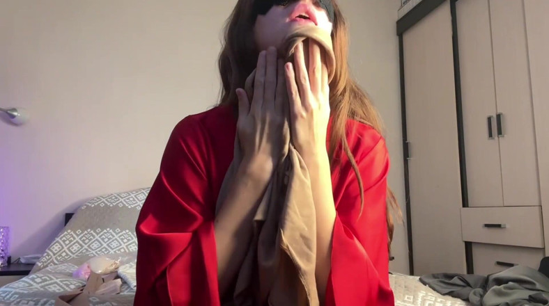 Skinny_lady69: Asmr satin scarf tôn sùng