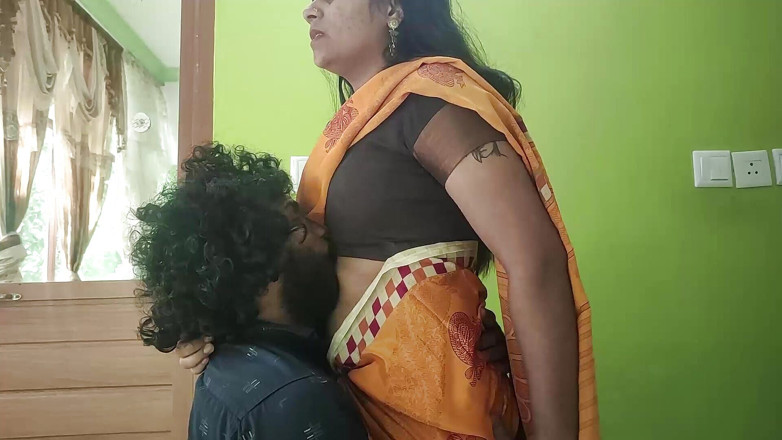 Vaigavarun45: Saree Романтика с горячими губами
