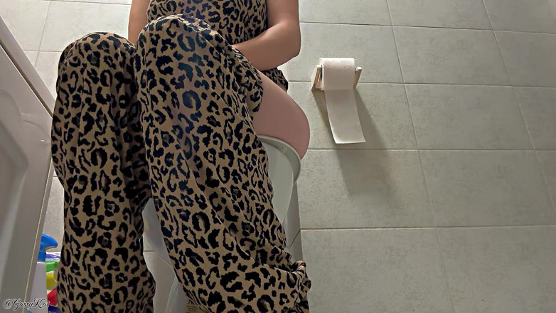 GassyKat: Il bagno quotidiano stagione 3 episodio 1
