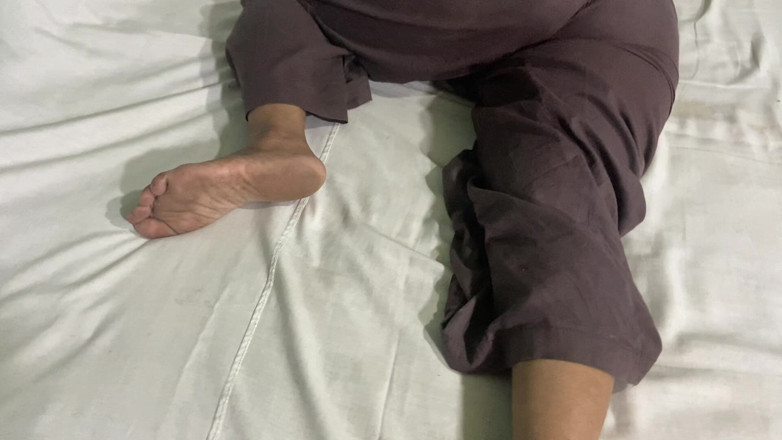 SAFI TV: Une desi indienne s’amuse avec son demi-frère seule à la maison