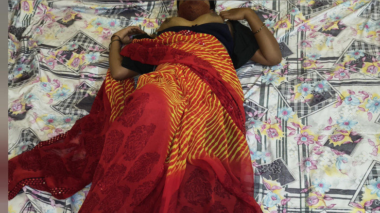 xlintten: Bhabhi seks kelihatan dalam saree menghisap buah dada menunjukkan bhabhi...