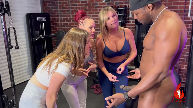 Firegirl80: Orgie im fitnessstudio mit swingenden freunden
