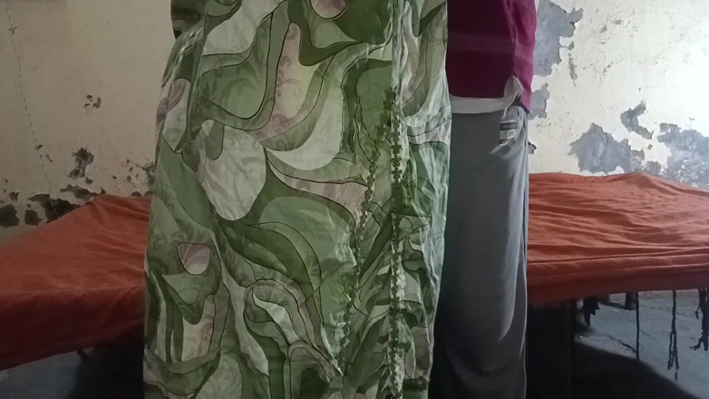 MHM: Diese verheiratete desi bhabhi ist verloren in ihrer fantasie