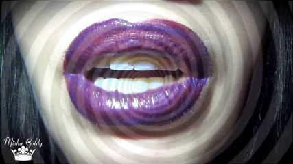 Goddess Misha Goldy: Meine lila magischen lippen machen dich verrückt