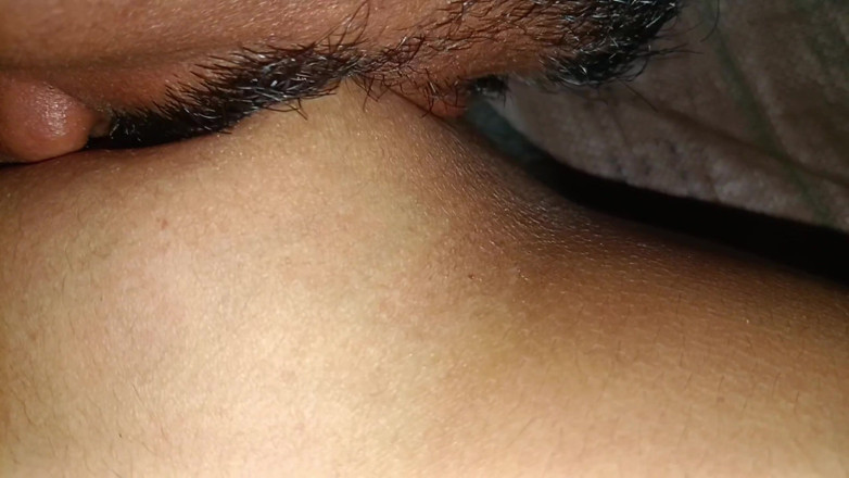 Indian sex2: Nevlastní švagrová mě zavolala do jejího domu na sex, zůstal jsem...