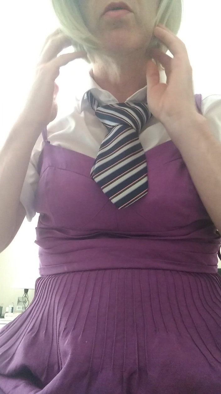Cindy Belfast: Cipka podłączona Trans College Girl Precums From Clit