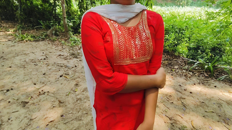 Mili bhabi: Chica india del pueblo folla apretado coño en selva hermosa...