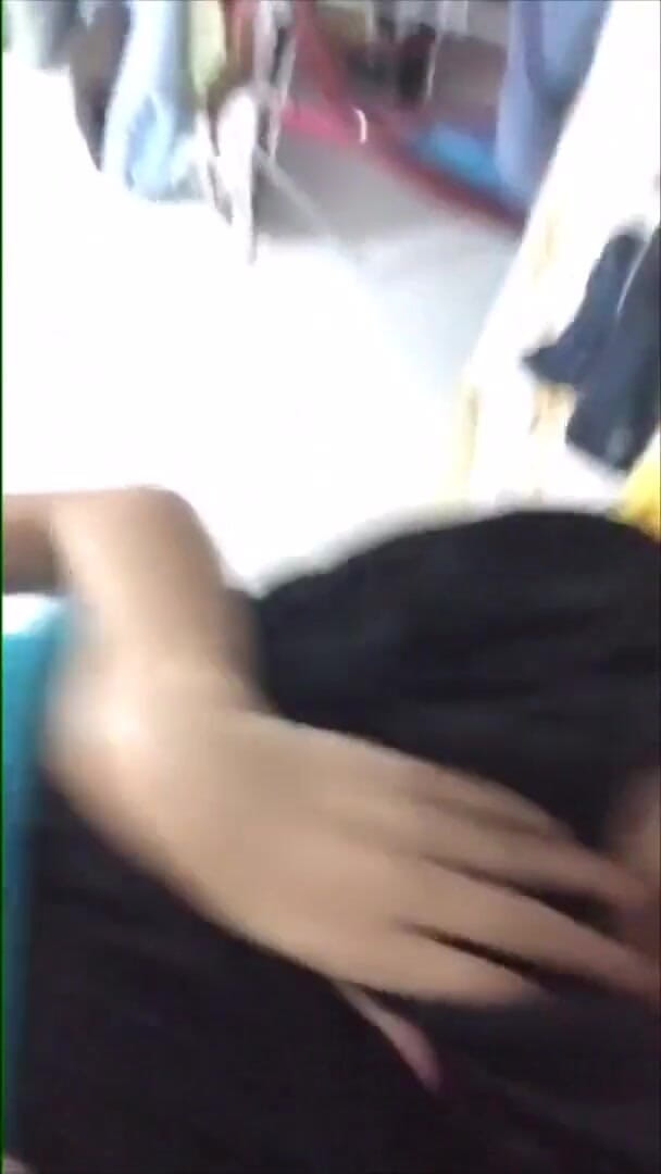 Adorable Teen: Latina muda panas menunjukkan seluruh tubuhnya bermula dari payudaranya yang...