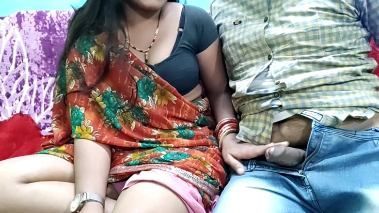 Mumbai Ashu: 印度辣妹性爱视频孟买阿舒角色扮演
