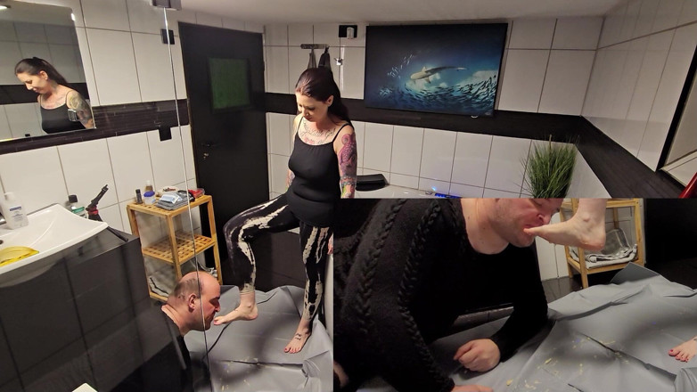 Femdom-Team-German: Sklave Wird Mit Bananen Gefüttert