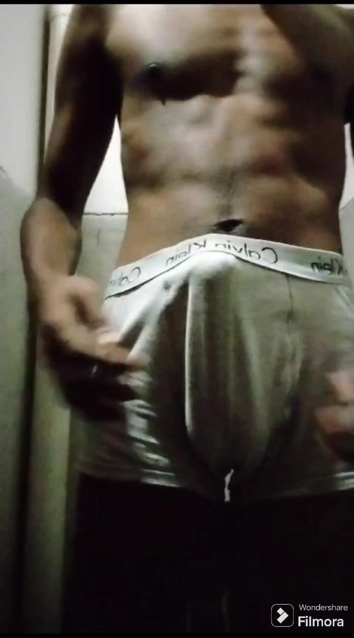 Deshi boys: Bangladéšský sexy chlapec si užívá na záchodě