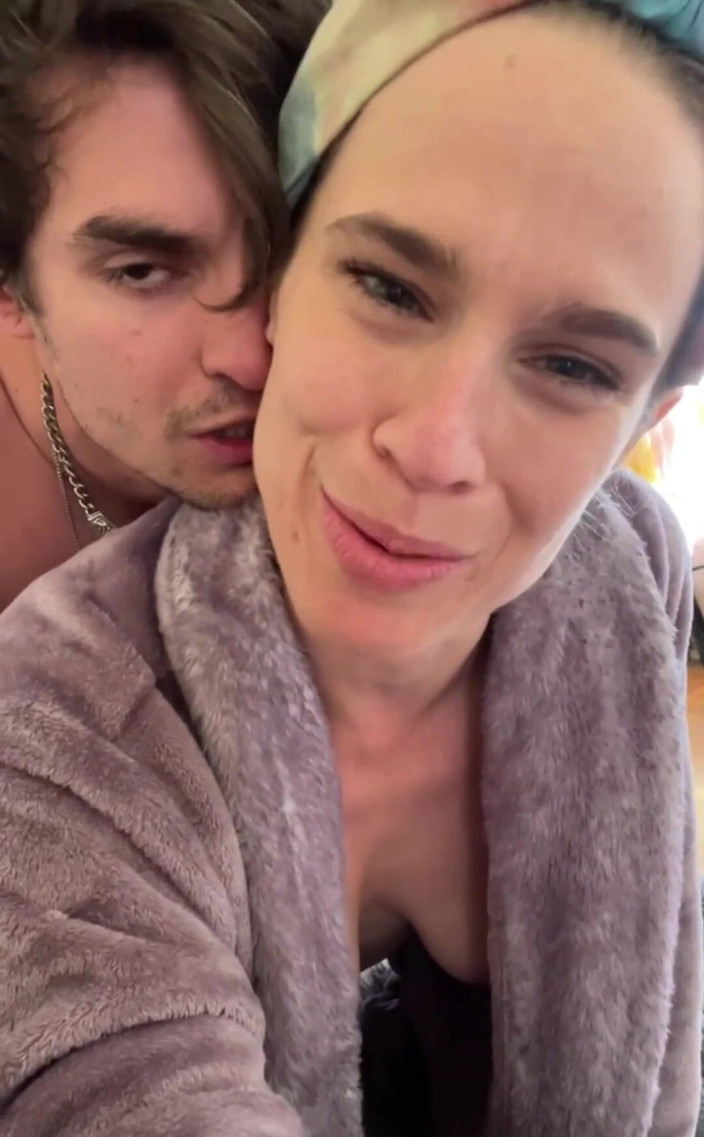 VibeWithMommy: Woody è gratuito di usare finché Buzz riesce a giocare.