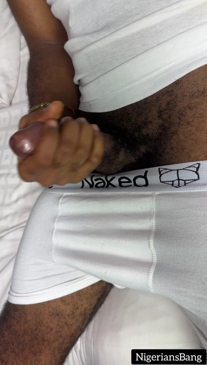 NigeriansBang G XXX: Excitată și masturbându-se