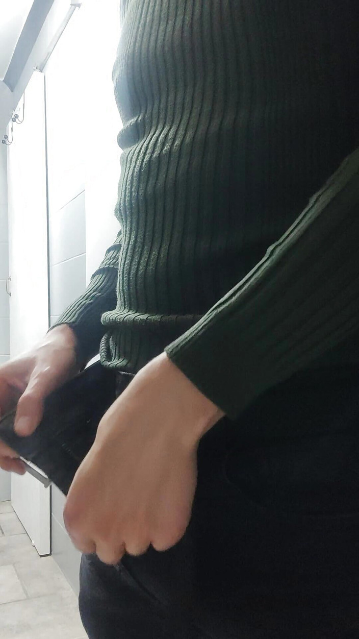 Mr963: Déshabillage pervers et jeu avant de se coucher