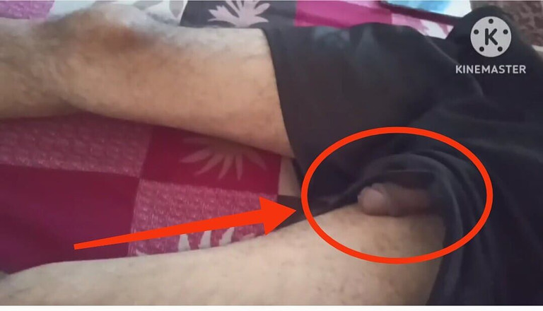 Desi__Panda: Después de la universidad abrié la ropa interior de mi...