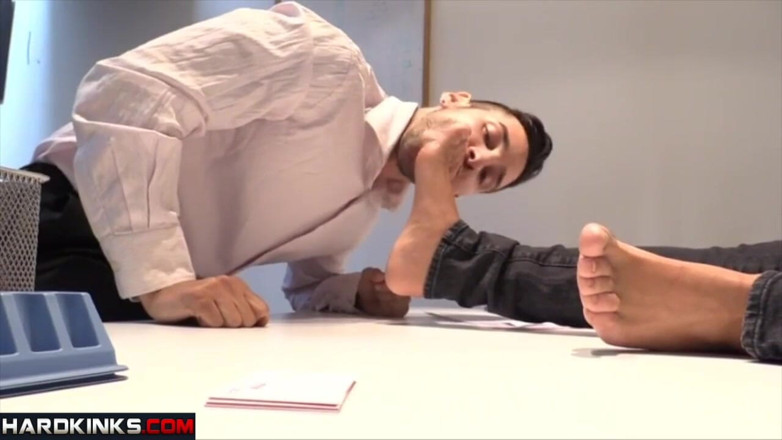 Hard Kinks: Hardkinks - pair chaatne ka satr