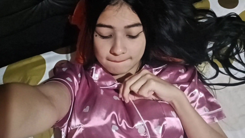 Yulieth Gomez: Rakaman dekat melancap pepek basah