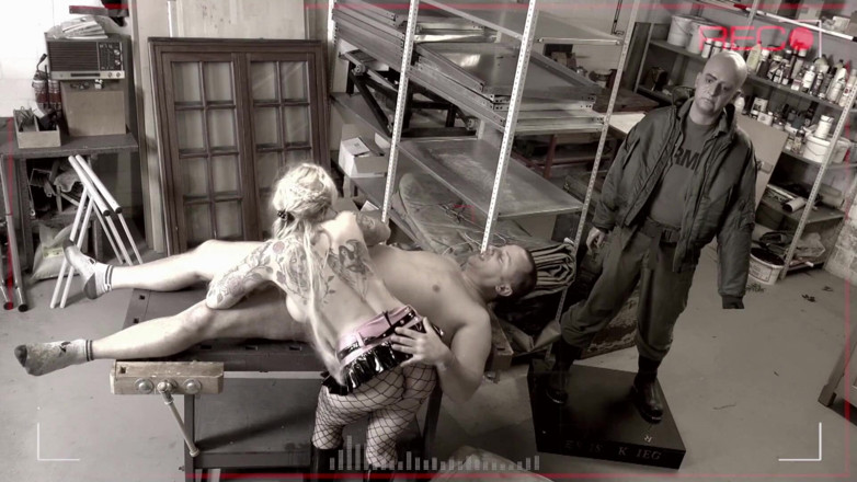 MMV German Kink: MILF kencing dengan tatu, pantat besar, buah dada besar dan...