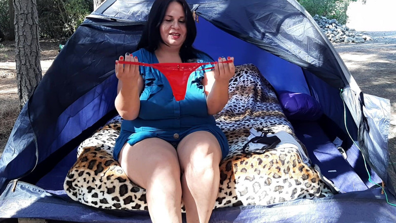 Riderqueen: Une maman BBW montre ses sous-vêtements au camp d'été