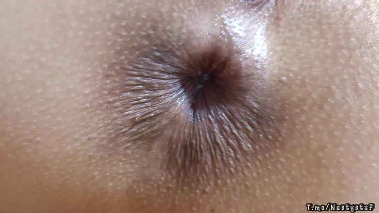 Nastystuf Girl: Un trou du cul affamé veut manger / profitez d'une sodomie...