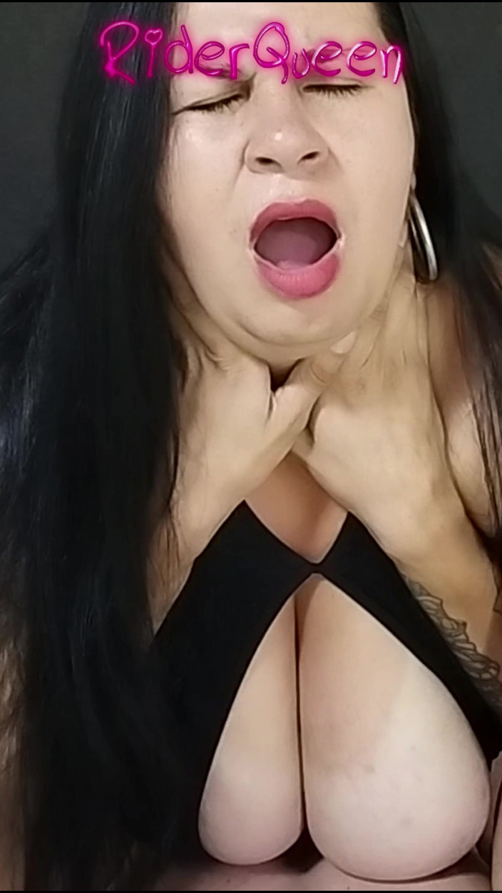 Only Riderqueen BBW Step Mom Latina Alone: Berkongkek dengan Riderqueen – MILF montel latina berpantat besar
