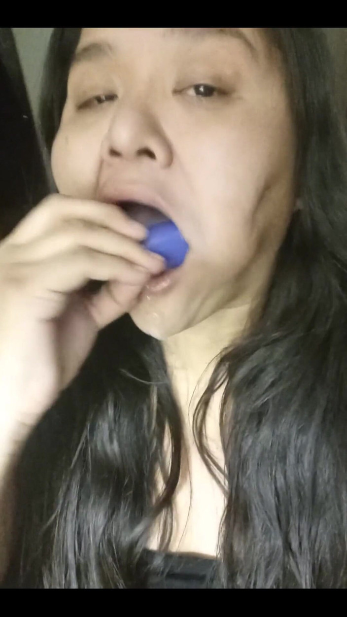 DeesDeepThroat: Grrl terganggu