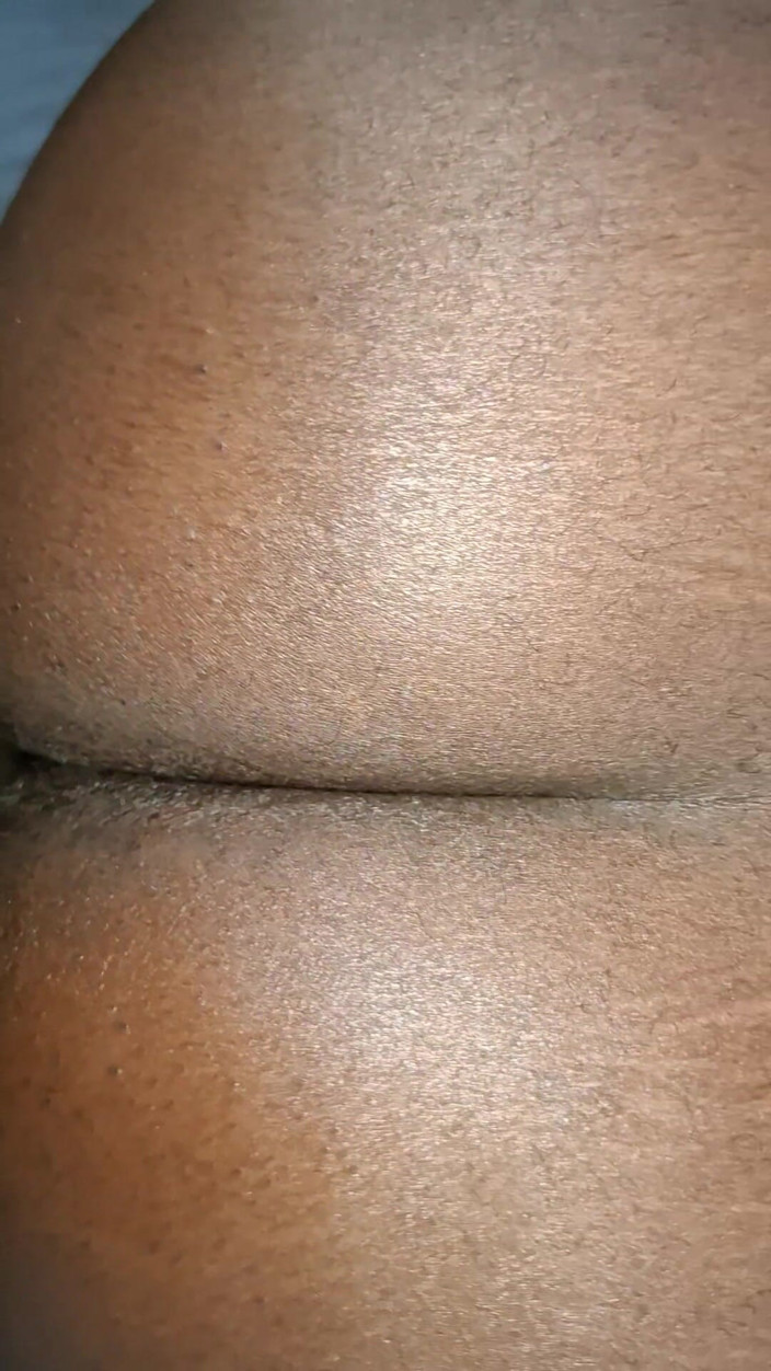 BMCs: J’ai rebondie sur la plus grosse bite d’Afrique jusqu’à ce...